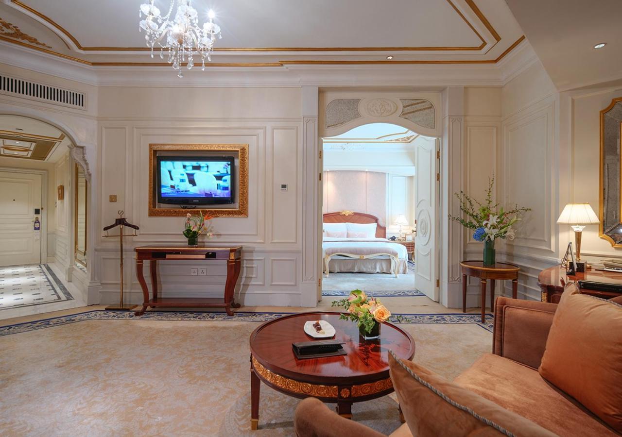 Legendale Hotel Beijing Exterior photo